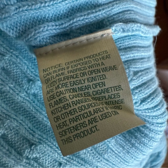 LL Bean Women’s Cable Knit Pullover Sweater Vest V Neck Size XS Blue Vacation - Picture 9 of 10